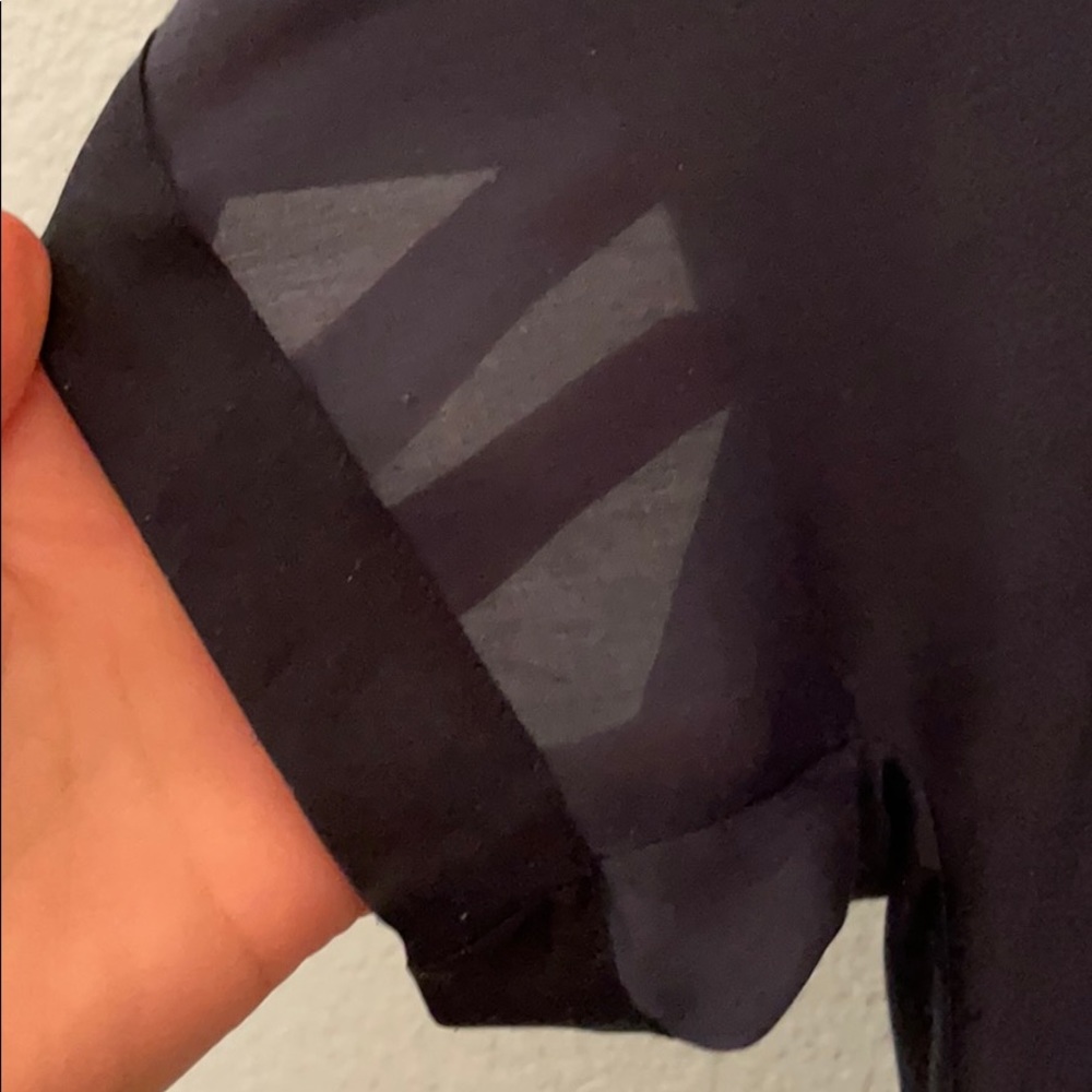 blouse - Picture 3 of 5